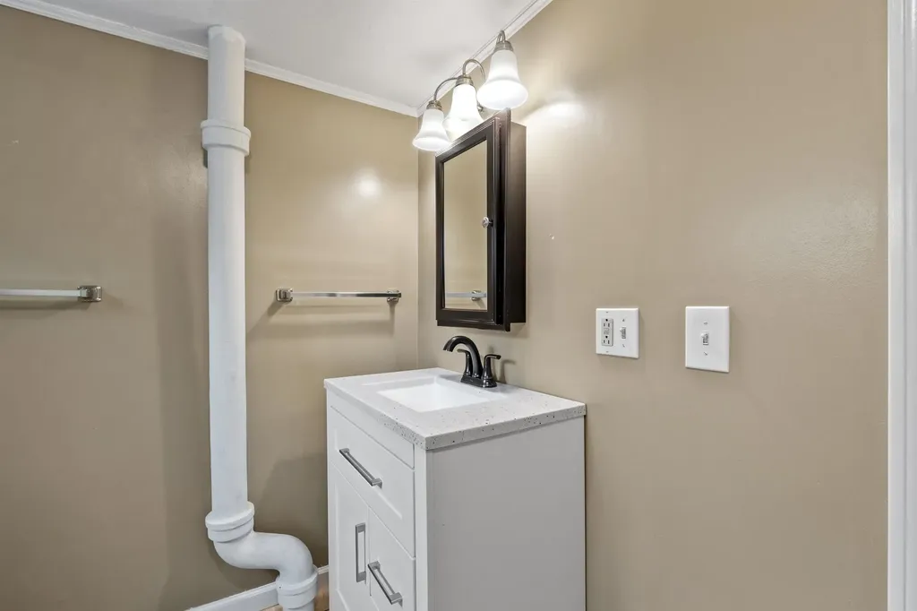 194 Pleasant Street Bristol NH 03222