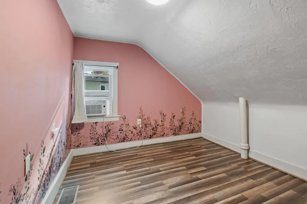 194 Pleasant Street Bristol NH 03222