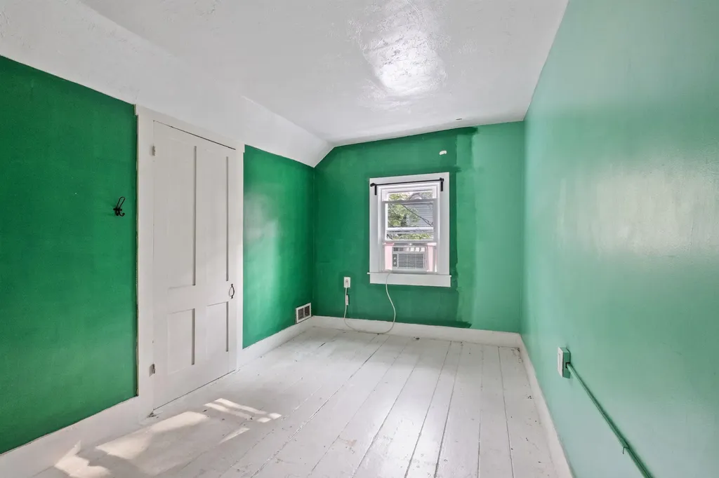 194 Pleasant Street Bristol NH 03222