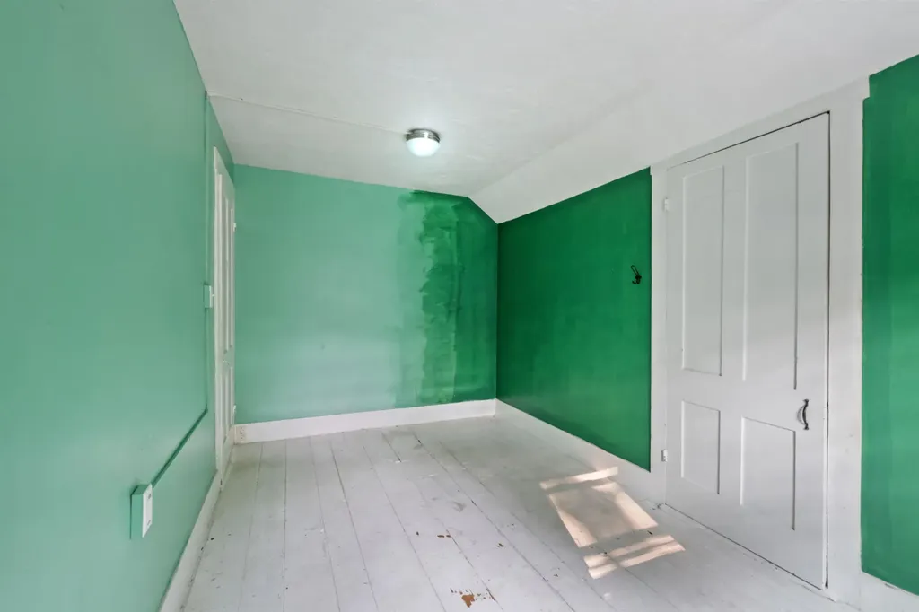 194 Pleasant Street Bristol NH 03222