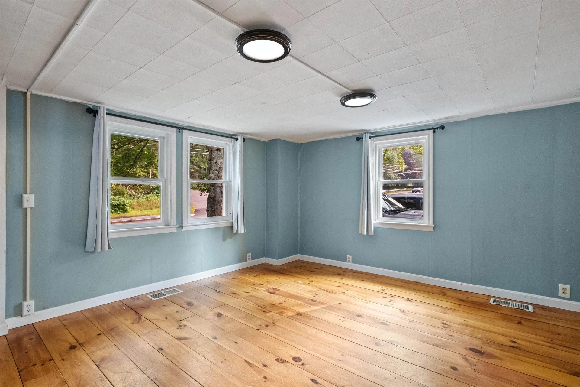 194 Pleasant Street Bristol NH 03222