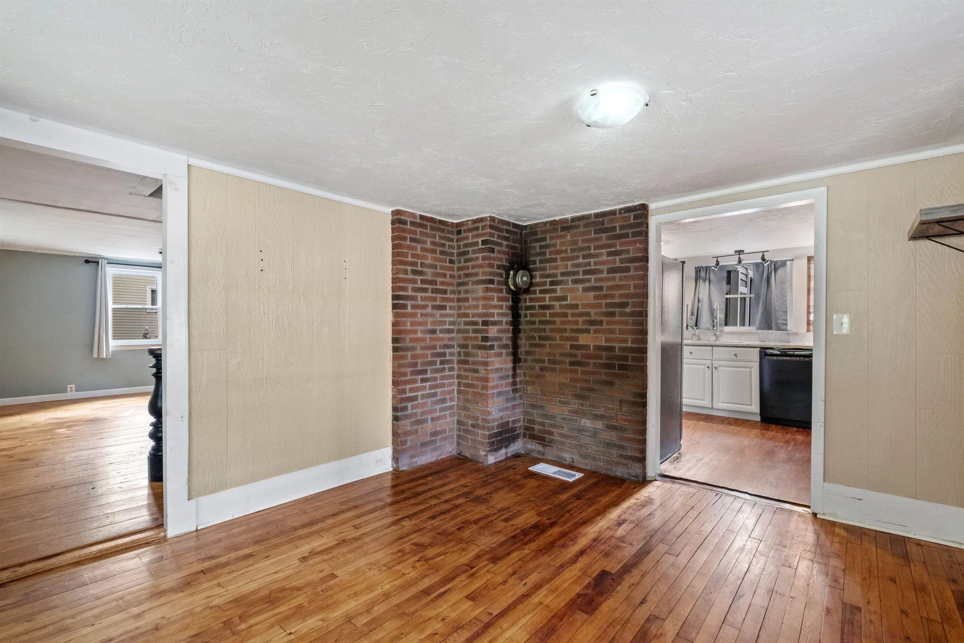 194 Pleasant Street Bristol NH 03222