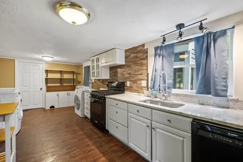 194 Pleasant Street Bristol NH 03222