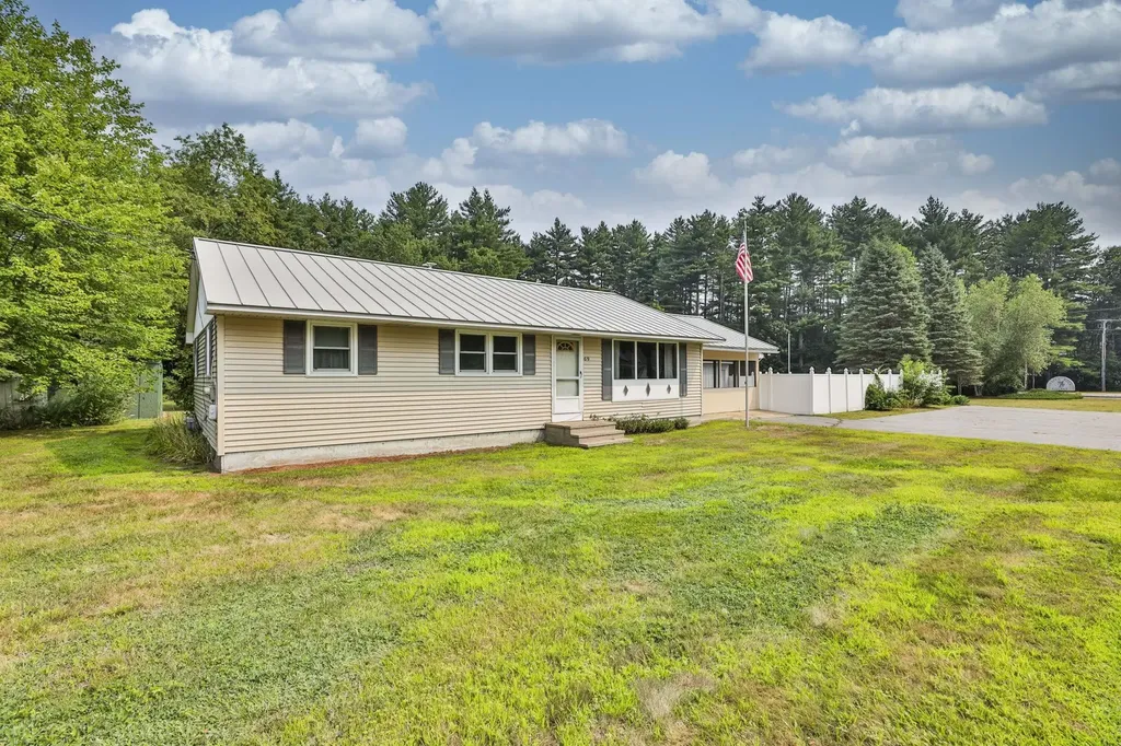 69 Baboosic Lake Road Merrimack NH 03054