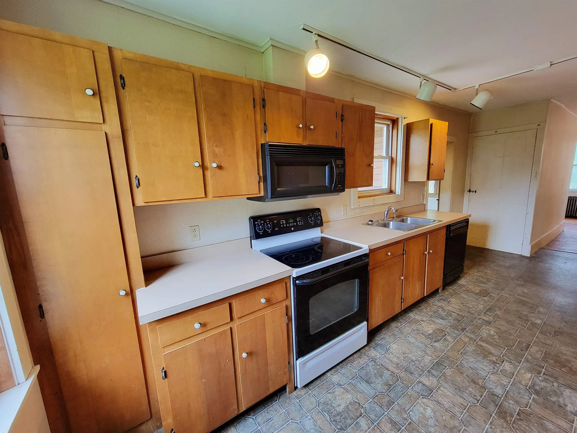 1211 Middle Road Plainfield VT 05667