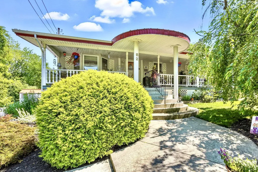 82 Fordway Extension Derry NH 03038