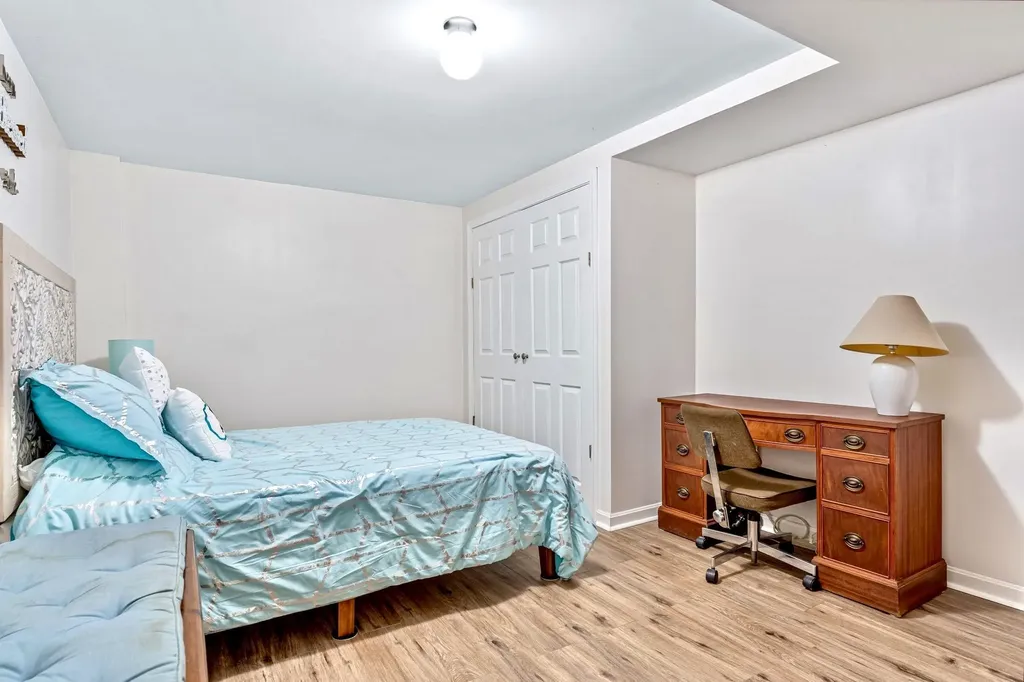 82 Fordway Extension Derry NH 03038