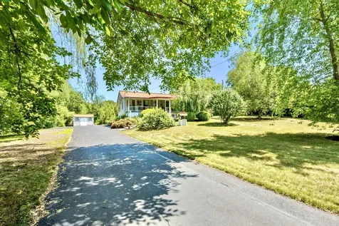 82 Fordway Extension Derry NH 03038