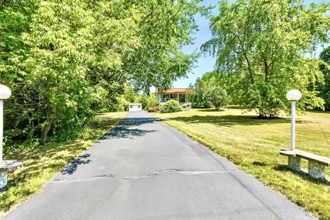 82 Fordway Extension Derry NH 03038