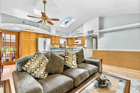 82 Fordway Extension Derry NH 03038