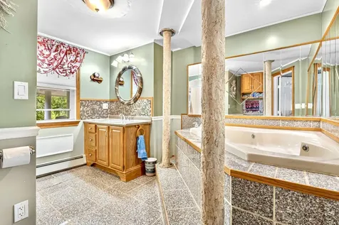 82 Fordway Extension Derry NH 03038