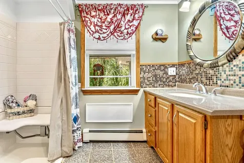 82 Fordway Extension Derry NH 03038