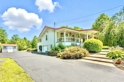 82 Fordway Extension Derry NH 03038