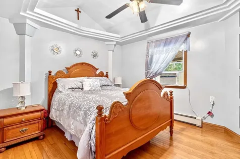 82 Fordway Extension Derry NH 03038