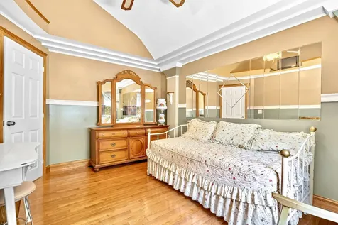 82 Fordway Extension Derry NH 03038