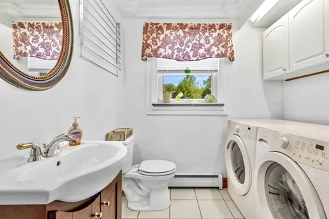 82 Fordway Extension Derry NH 03038