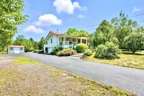 82 Fordway Extension Derry NH 03038