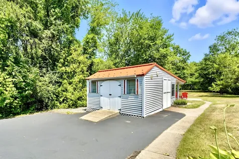 82 Fordway Extension Derry NH 03038