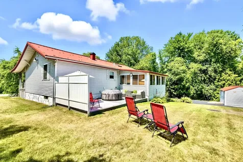 82 Fordway Extension Derry NH 03038