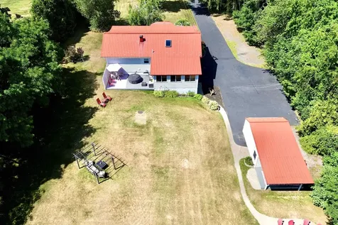 82 Fordway Extension Derry NH 03038