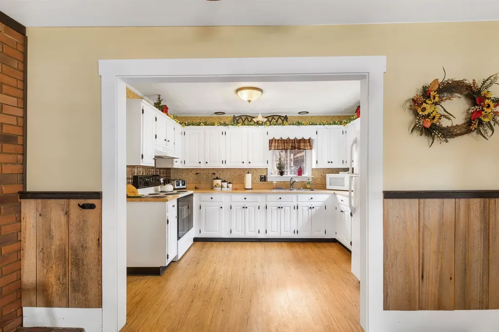 1495 Main Street Pittsburg NH 03592