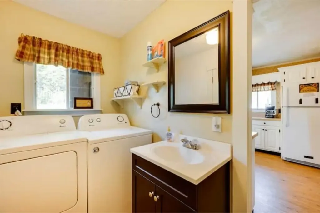 1495 Main Street Pittsburg NH 03592