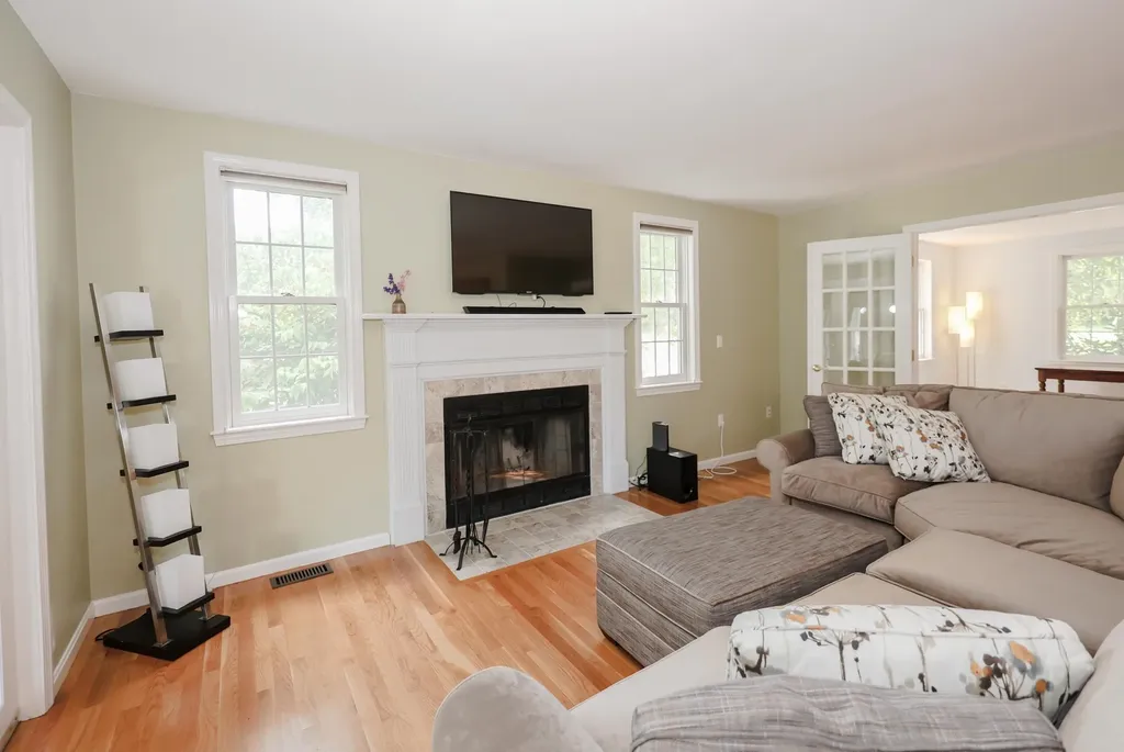 4 Jennifer Lane Amherst NH 03031