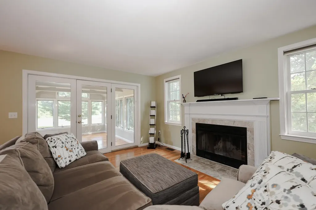 4 Jennifer Lane Amherst NH 03031