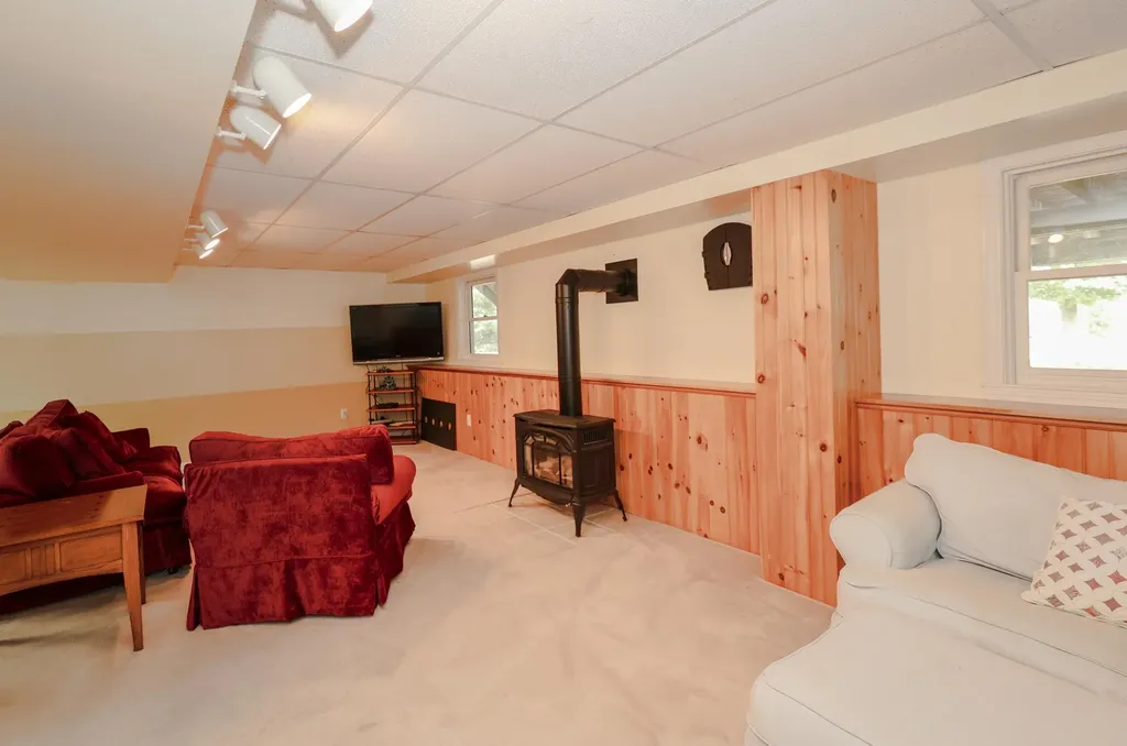 4 Jennifer Lane Amherst NH 03031
