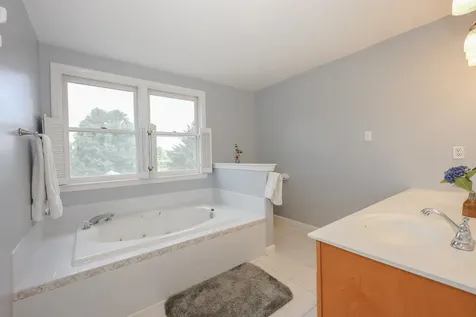 4 Jennifer Lane Amherst NH 03031
