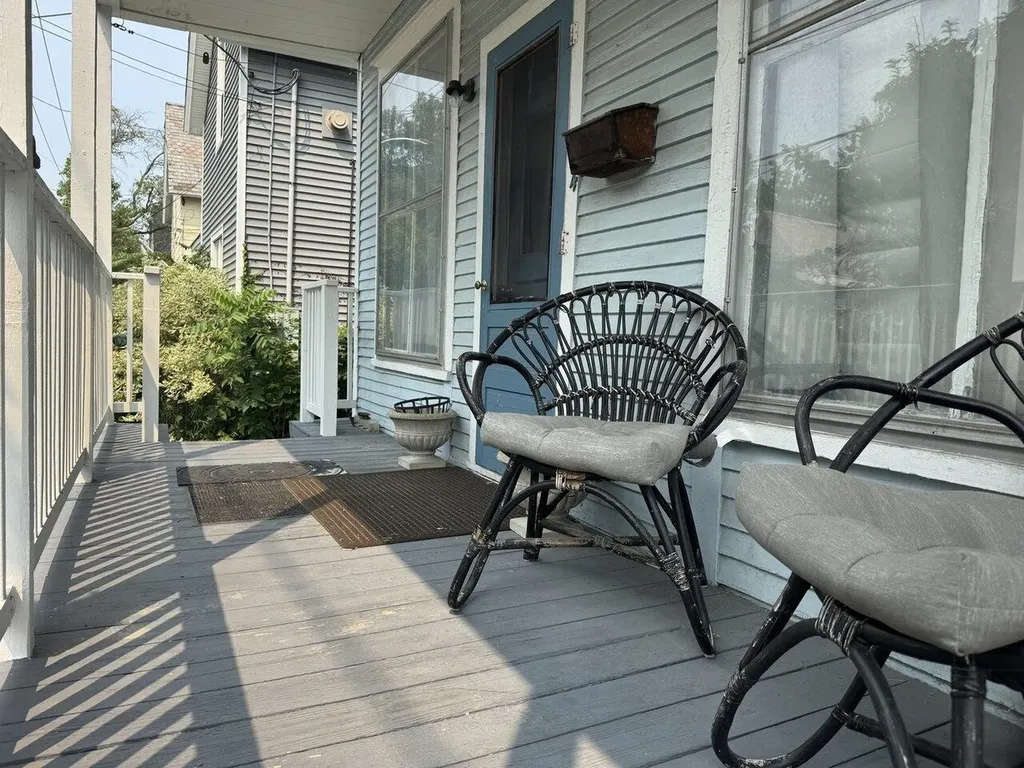 54 Hayward Street Burlington VT 05401-0000