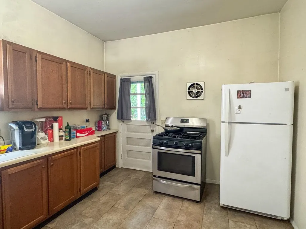 54 Hayward Street Burlington VT 05401-0000