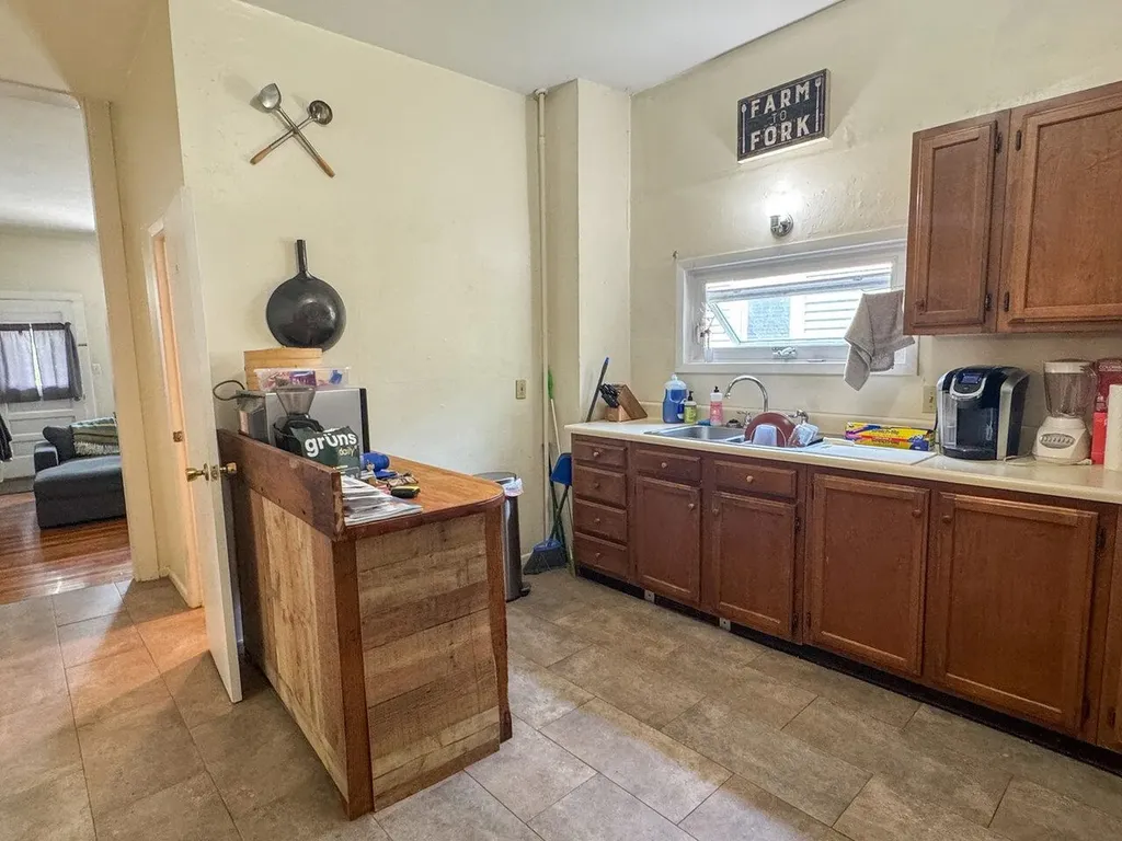 54 Hayward Street Burlington VT 05401-0000