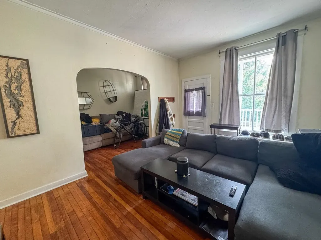 54 Hayward Street Burlington VT 05401-0000