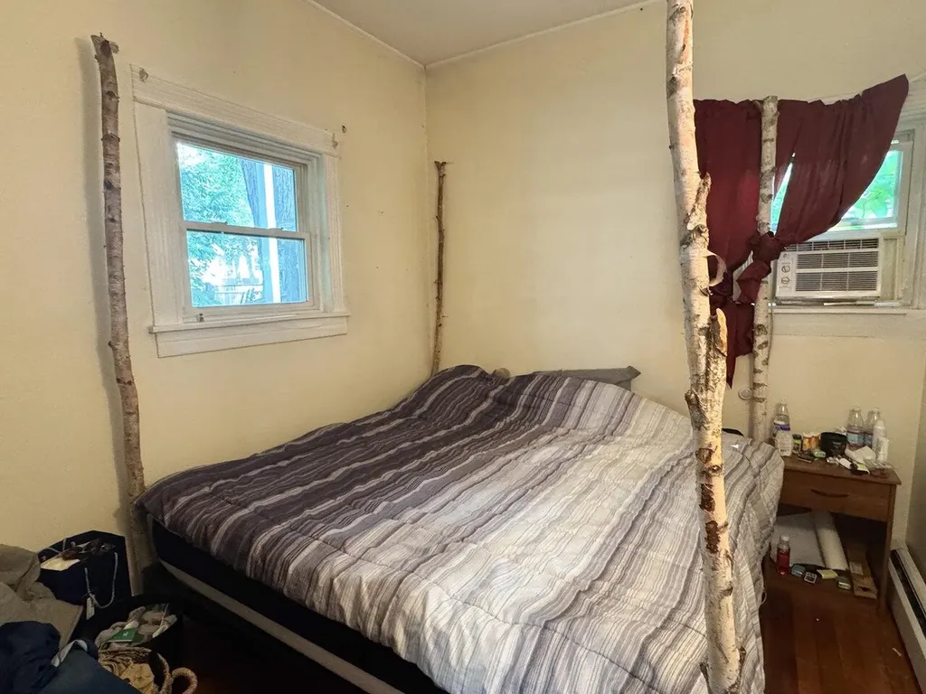 54 Hayward Street Burlington VT 05401-0000