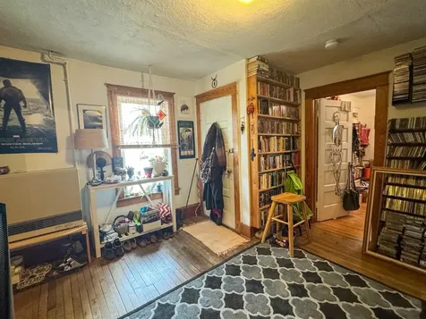 54 Hayward Street Burlington VT 05401-0000