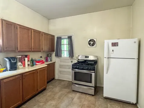 54 Hayward Street Burlington VT 05401-0000