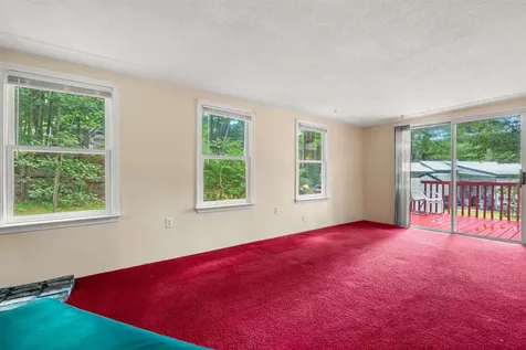 9 Westerdale Drive Nashua NH 03063