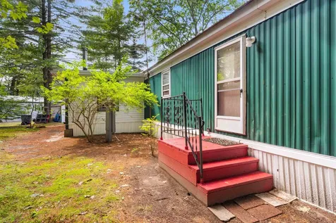 9 Westerdale Drive Nashua NH 03063
