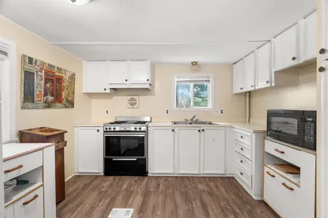 9 Westerdale Drive Nashua NH 03063