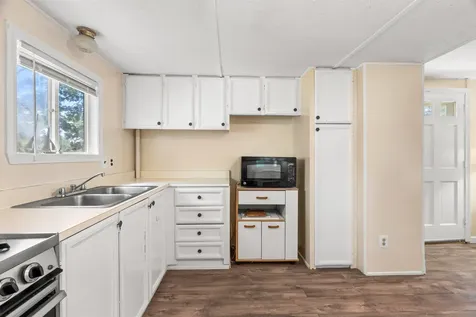9 Westerdale Drive Nashua NH 03063