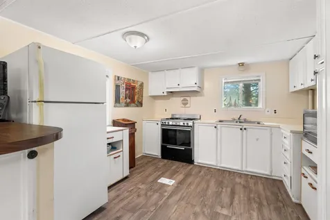 9 Westerdale Drive Nashua NH 03063