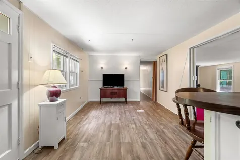 9 Westerdale Drive Nashua NH 03063