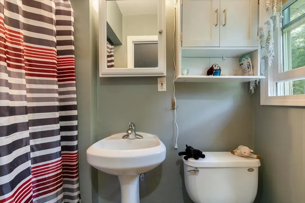 8 Joseph Road Salem NH 03079