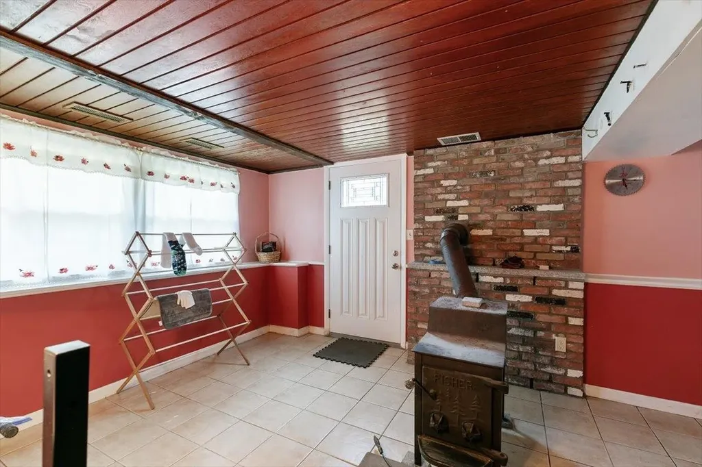 8 Joseph Road Salem NH 03079