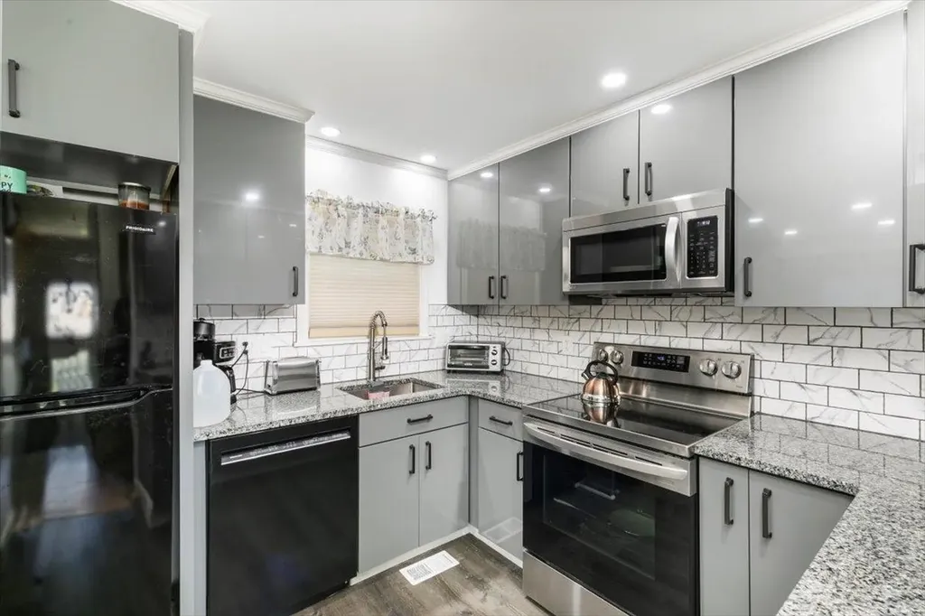 8 Joseph Road Salem NH 03079