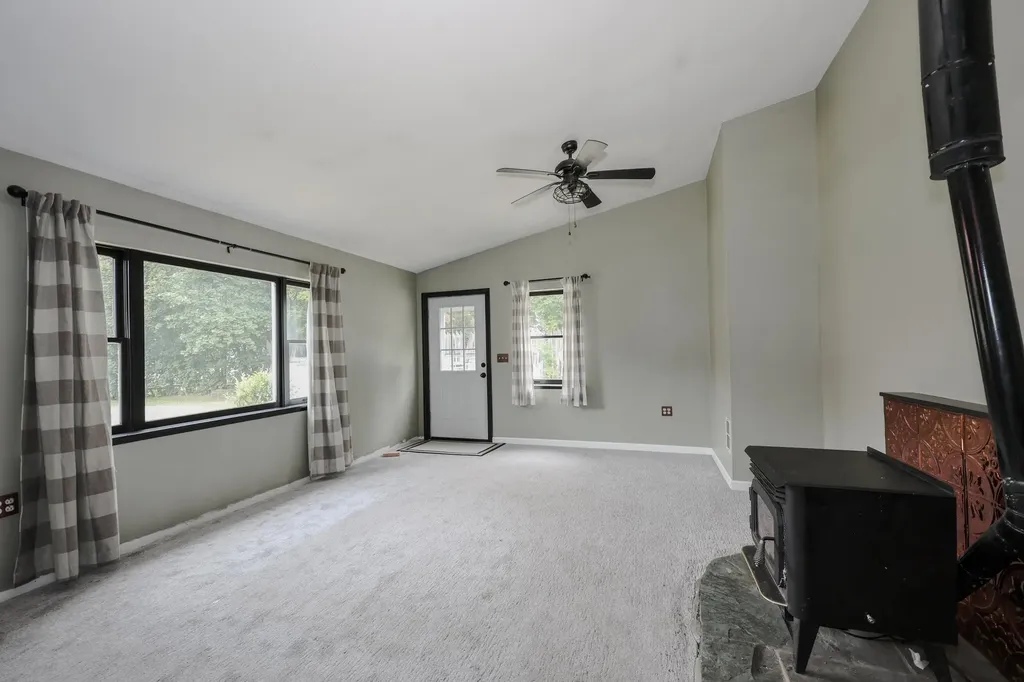 24 Stearns Road Amherst NH 03031