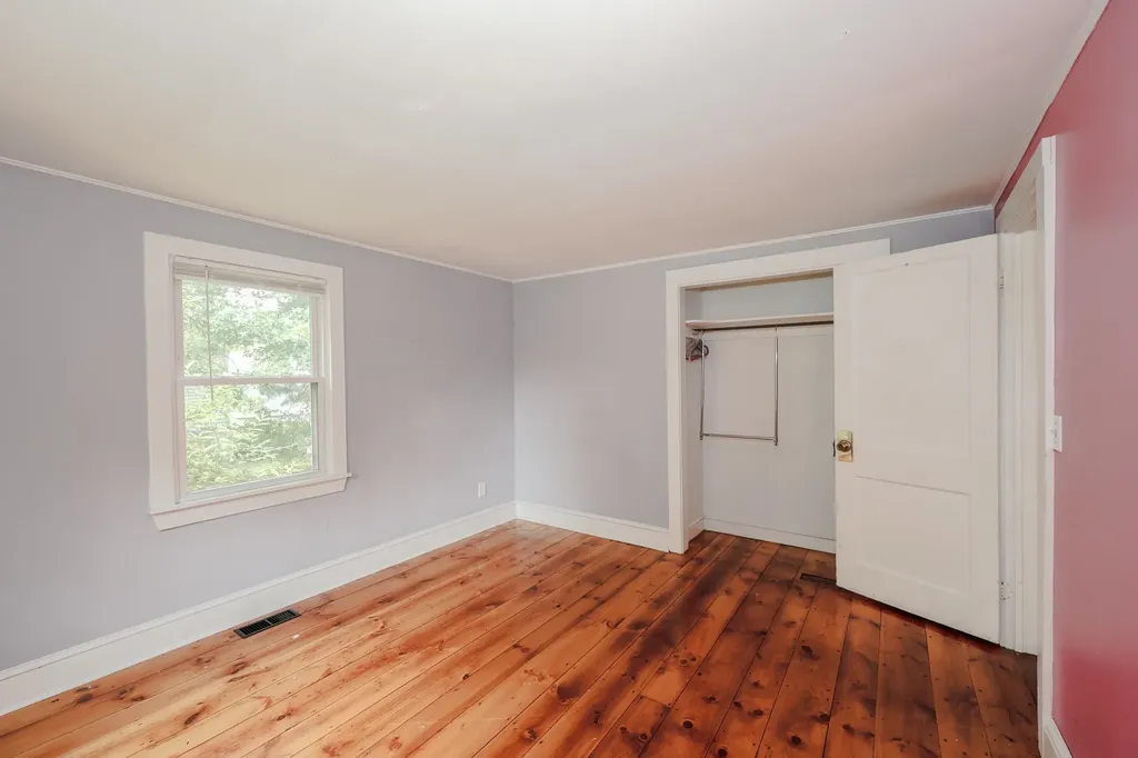 24 Stearns Road Amherst NH 03031