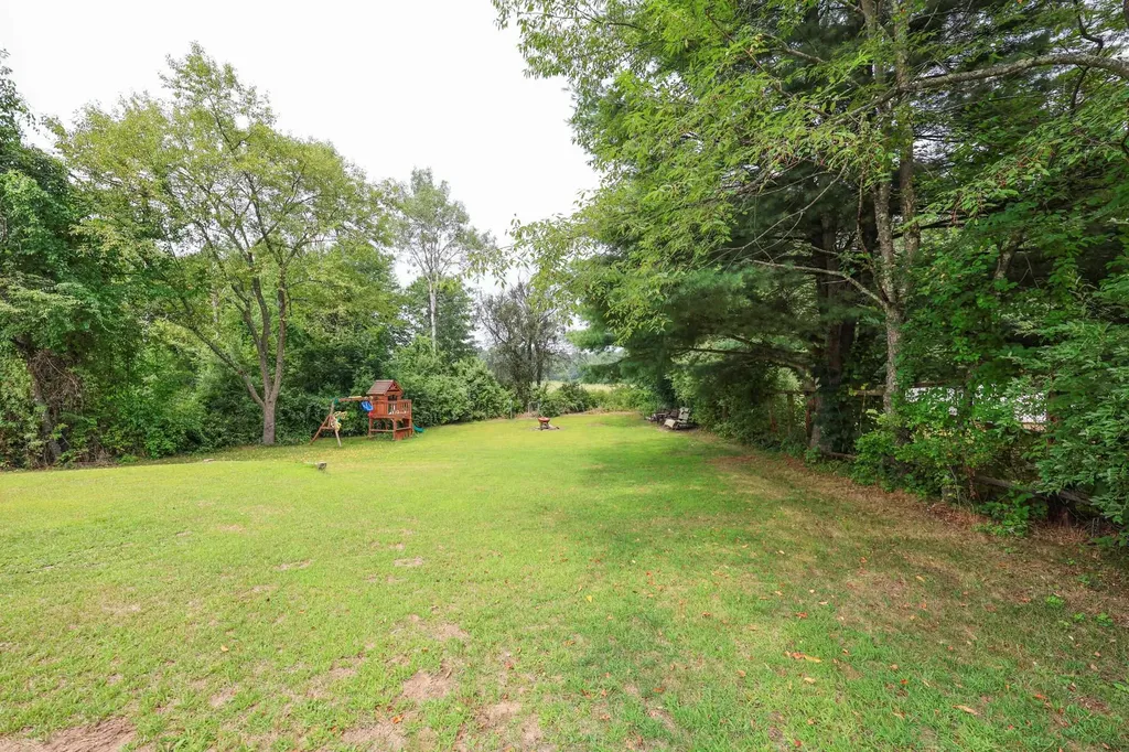 24 Stearns Road Amherst NH 03031