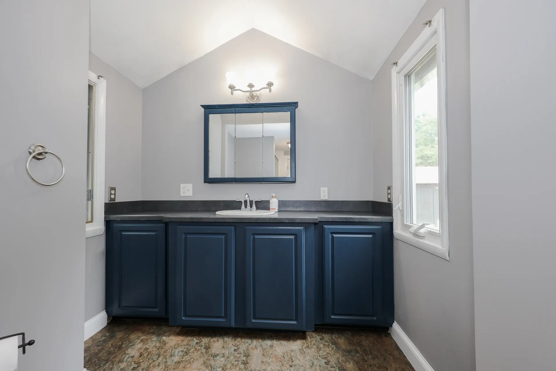 24 Stearns Road Amherst NH 03031